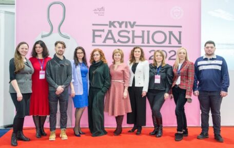 (Українська) УКРЛЕГПРОМ: Калейдоскоп нових можливостей від українських підприємств на Kyiv Fashion