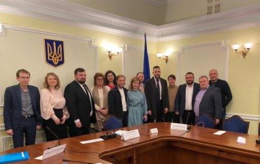 Про державну підтримку легкої промисловості в Україні